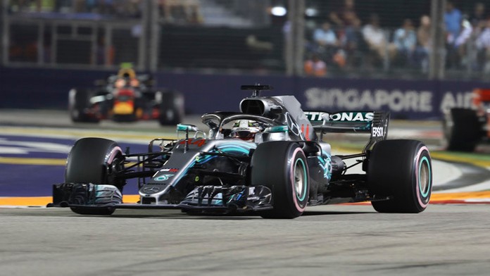 Lewis Hamilton na VC Singapuru.