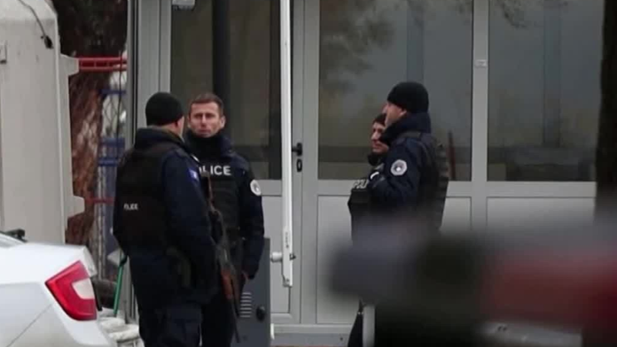 Prípad, ktorý otriasol celou obcou. Chlapec (3) sa chcel dostať von z auta, počas toho sa zadusil