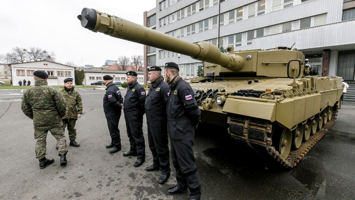 Väčšina obyvateľov Nemecka je proti tomu, aby Berlín dodal Ukrajine tanky Leopard 2