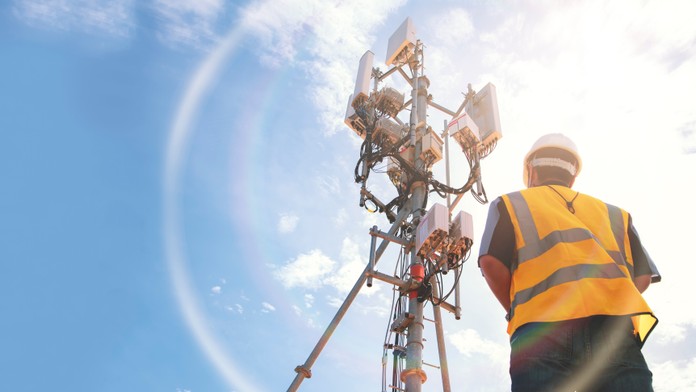 Mal byť len dočasným riešením. Poslanec OĽaNO navrhuje trojnásobne zvýšiť odvod pre operátorov