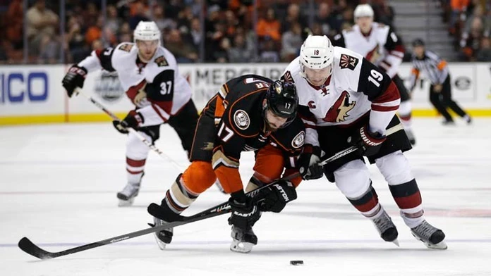 Coyotes zastavili víťaznú sériu Anaheimu.