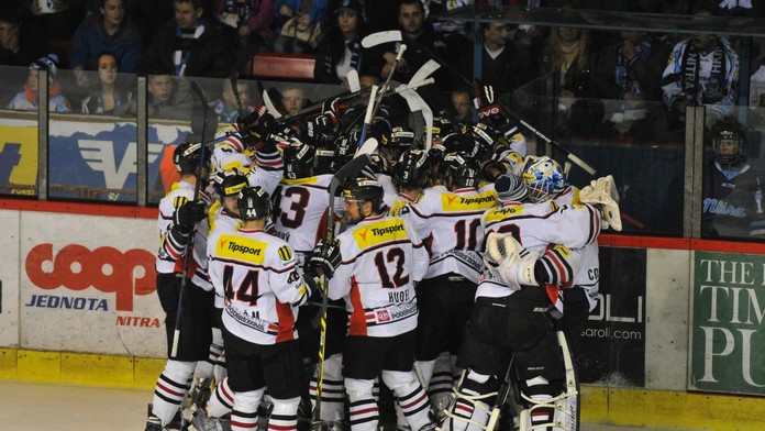 Radosť hráčov Banskej Bystrice po postupe do finále.