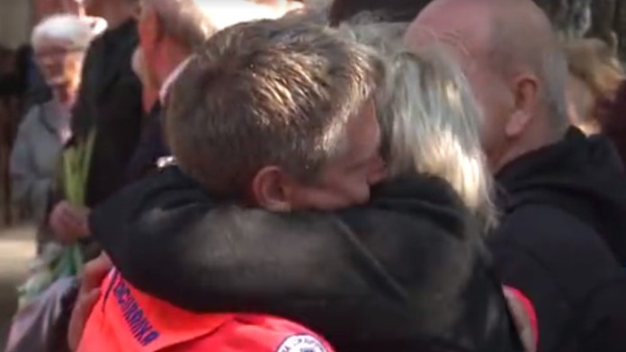 Posledná rozlúčka so záchranármi. Slzám sa neubránili ani tvrdí chlapi