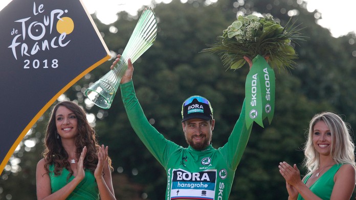 Peter Sagan na pódiu po zisku svojho šiesteho zeleného dresu na 105. ročníku Tour de France.