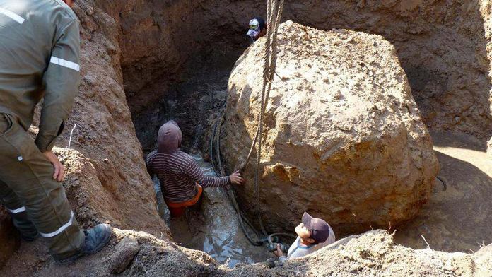 Tím expertov objavil meteorit skrytý v zemi 