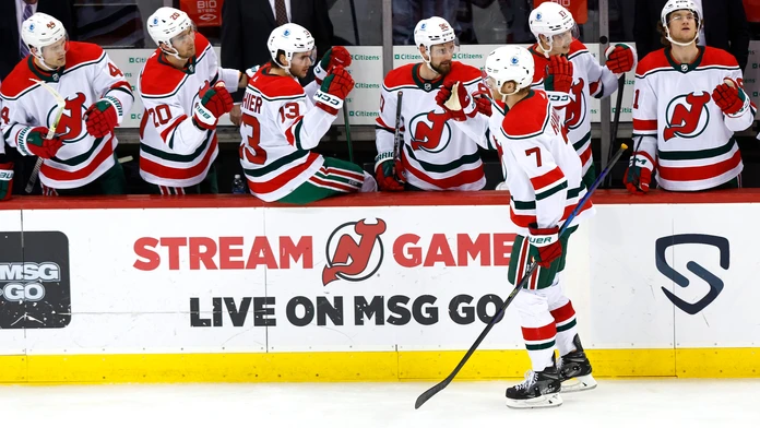 VIDEO: New Jersey s Tatarom sa po piatich rokoch prebojovalo do play off. Halák s výhrou