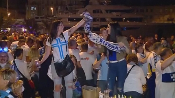 Titul oslavovali na námestiach, ale aj v spálni.
