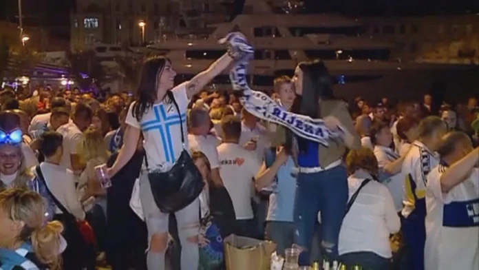 Titul oslavovali na námestiach, ale aj v spálni.