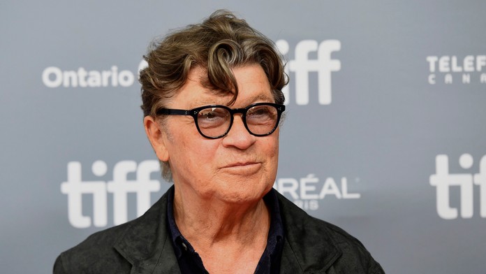 Na snímke  Robbie Robertson.