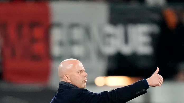 Dávid Hancko a Leo Sauer budú mať nového trénera. Kouča Feyenoordu ukoristil top tím Anglicka