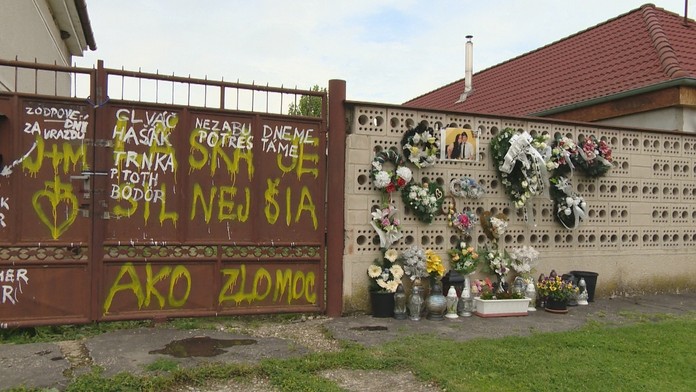 Hráč Herthy Berlín Ondrej Duda (uprostred) sa teší z gólu so spoluhráčmi.