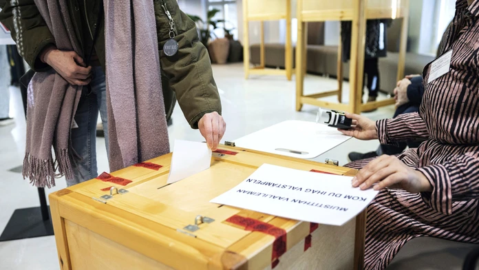 Fínsko: Opoziční konzervatívci ohlásili víťazstvo vo voľbách