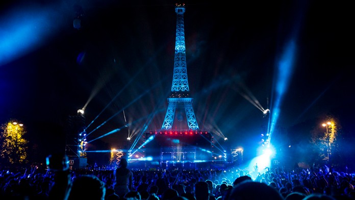 Koncert Davida Guetta v Paríži.