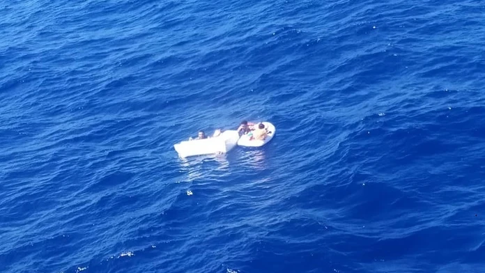 Stroskotancov našli 112 km od pobrežia Venezuely.