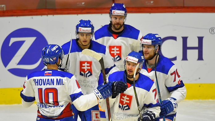 Radosť slovenských hráčov po góle proti Rakúsku na Švajčiarskom pohári.
