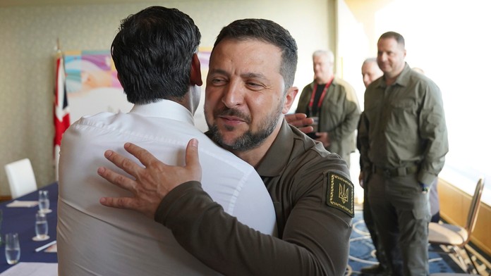 Britský premiér sľúbil Zelenskému ďalšiu vojenskú pomoc