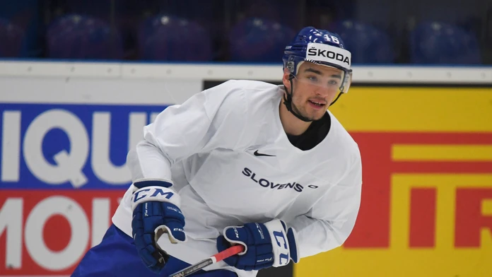 Erik Černák počas tréningu pred duelom proti Dánsku na MS 2019.