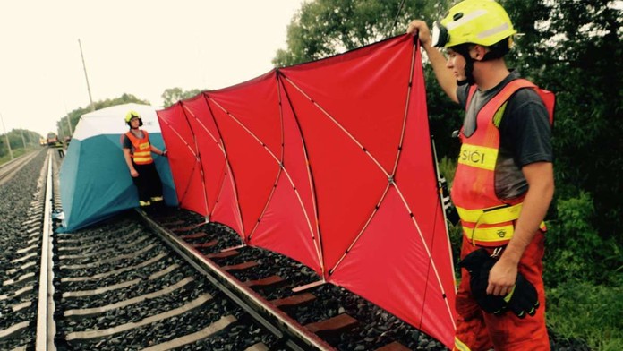 Trojročné dievčatko vypadlo z okna rýchlika
