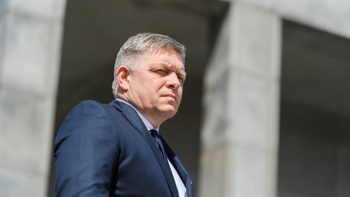 Na snímke predseda vlády SR Robert Fico počas pripomenutia si 79. výročia oslobodenia Bratislavy na Slavíne.