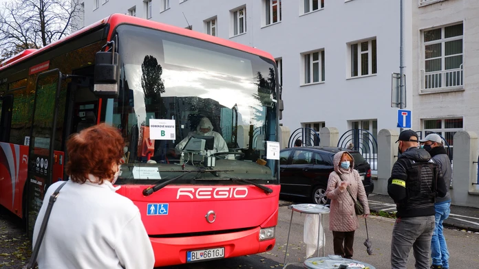 Speváčka Věra Martinová a jej priateľ Květoslav Zmrhal na archívnej snímke z roku 2018.