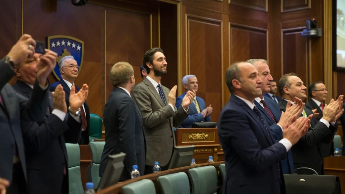 Zľava izraelský premiér Benjamin Netanjahu a americký minister zahraničných vecí Mike Pompeo stoja pri Múre nárekov v Jeruzaleme