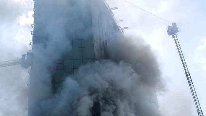 Turecké obchodné centrum v Istanbule vyhorelo do tla.