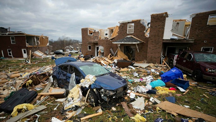 Spúšť po tornádach v USA