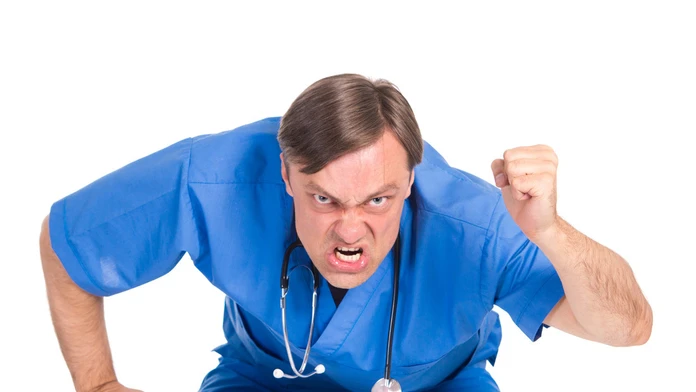 Agresívny doktor.