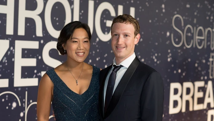 Mark Zuckerberg s manželkou.