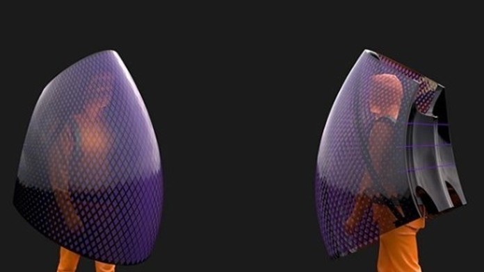 Zľava Jevgenij Kuznecov, Tom Wilson a Alexander Ovečkin z Washingtonu oslavujú gól proti Minnesote.