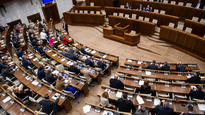 Parlament bude na začiatku budúceho týždňa rokovať o skoršom termíne volieb