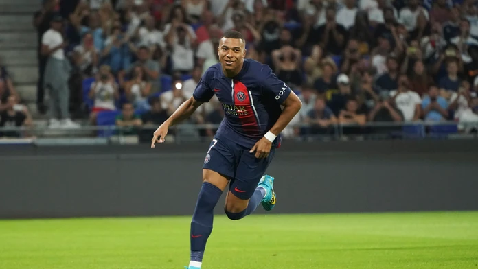 PSG uspel na trávniku Lens a upevnil si post lídra. V zápase nenastúpil zranený Škriniar
