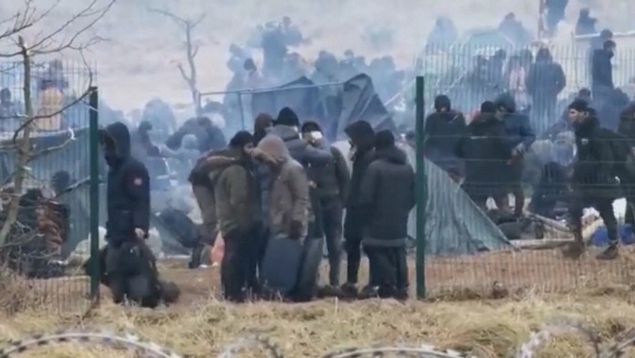 Migranti na východe Európy si našli nové trasy.