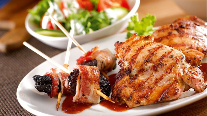 Kurací steak s grilovanou slivkou (vitana)