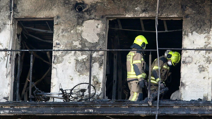 Počet obetí požiaru obytnej budovy vo Valencii stúpol na desať