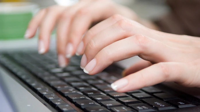 keyboard-with-fingers.jpg