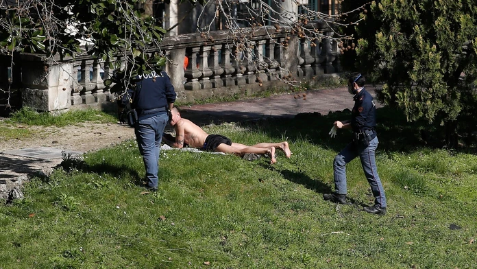 Nenakazil sa u nich ani jeden človek. Obyvateľov španielskeho mesta chránia radikálne opatrenia