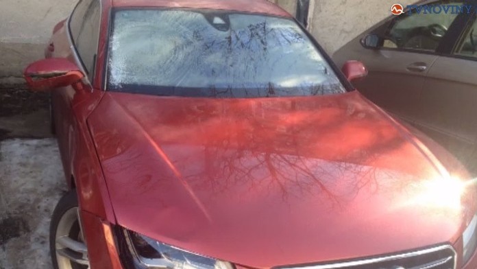 Študentku zrazila na priechode a ušiel