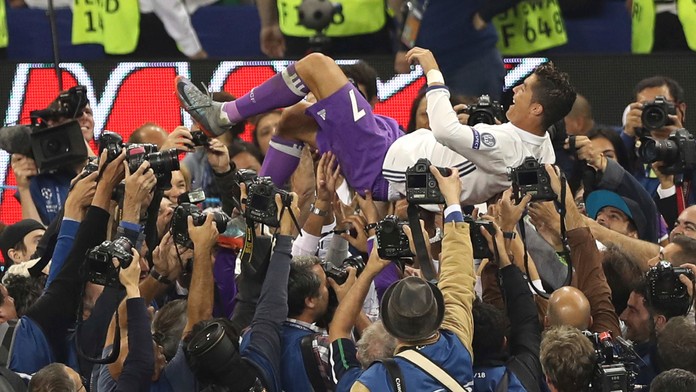 Na snímke útočník Realu Cristiano Ronaldo oslavuje  po víťazstve vo finále futbalovej Ligy majstrov.