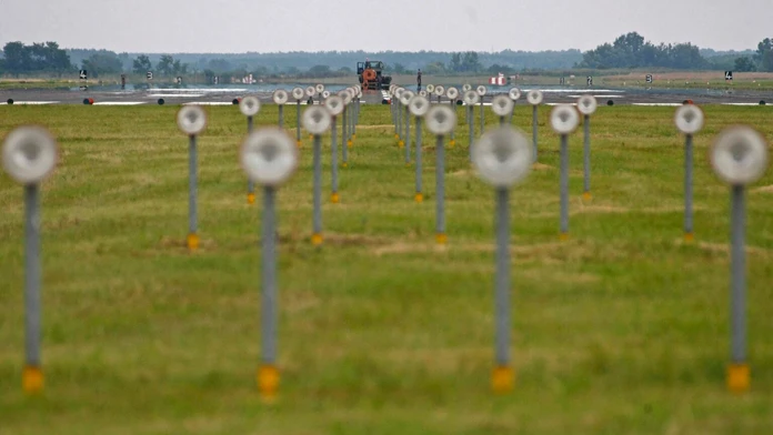 Pilot utrpel pri pristátí ťažké popáleniny