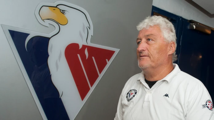 Na snímke tréner hokejistov HC Slovan Bratislava Miloš Říha počas brífingu s novinármi počas štartu letnej prípravy.