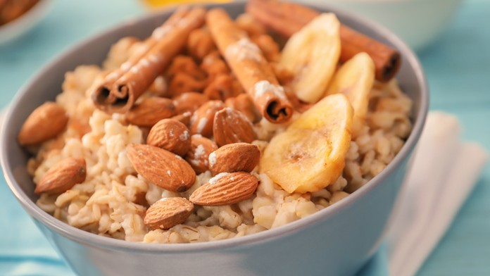 Turisti spia na letisku Surabaya.