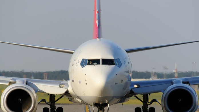 Boeing má ďalšie problémy. Po vzlietnutí personál lietadla našiel prasklinu v okne pilotnej kabíny