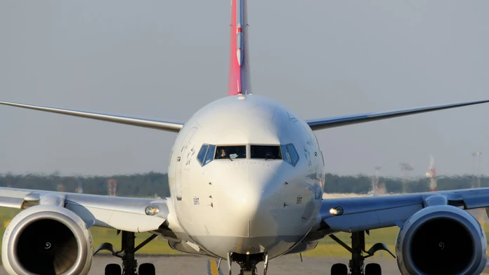 Boeing má ďalšie problémy. Po vzlietnutí personál lietadla našiel prasklinu v okne pilotnej kabíny