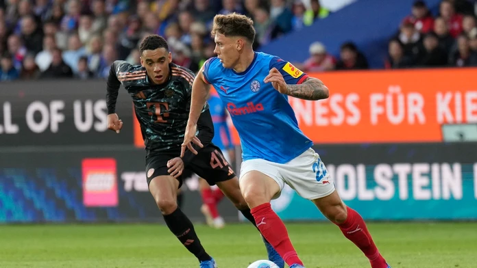 Slovenský mladík debutoval proti Bayernu, bol pri ťažkej prehre svojho tímu. Vavro na premiéru čaká