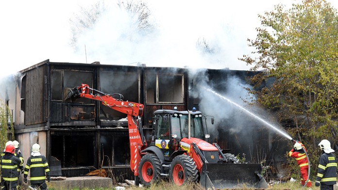 Unimobunky na Alejovej ulici v Košiciach musia po požiari trhnúť.