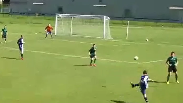 Filip Bukovský a jeho gólová strela.