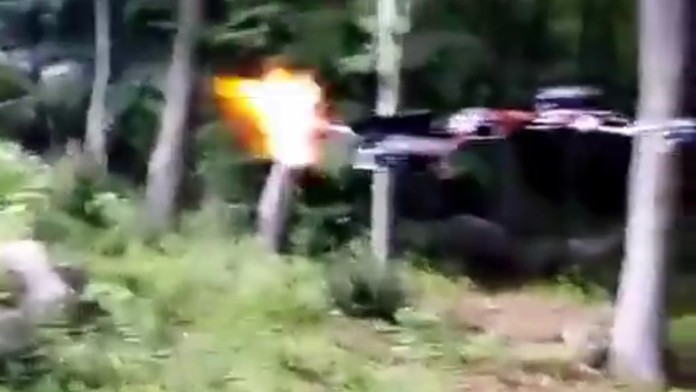 Aj napriek spätnému nárazu zostal dron stabilne vo vzduchu