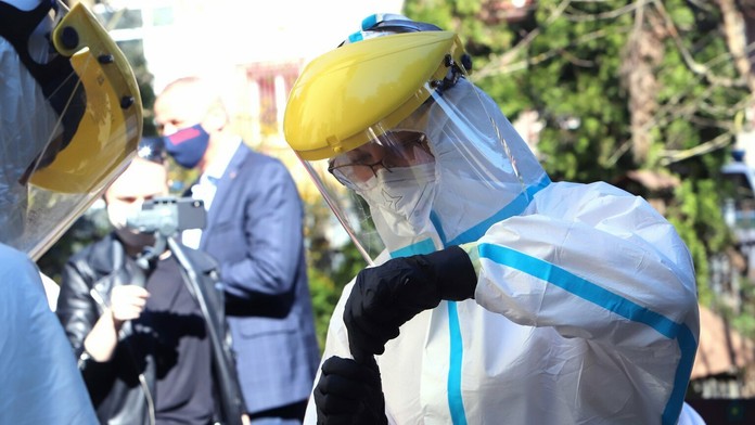 Testovanie zamestnancov zariadení sociálnych služieb na Uhlisku v Banskej Bystrici.