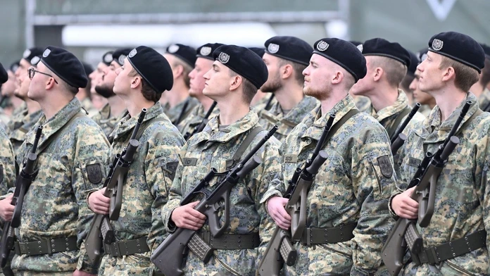 Po streľbe v kasárňach neďaleko Viedne zomrel vojak, ďalší je zranený